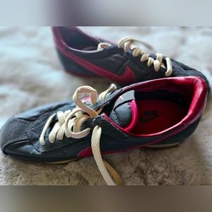 Nike shoes color blue size 8 1/2